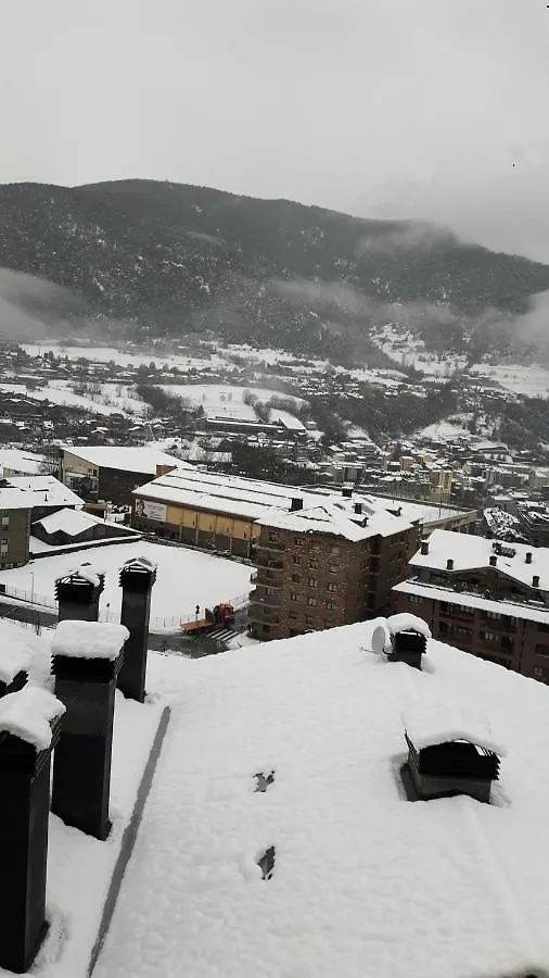 Comfortable Studio With Mountain View In Arinsal 40 M² + Ski Storage