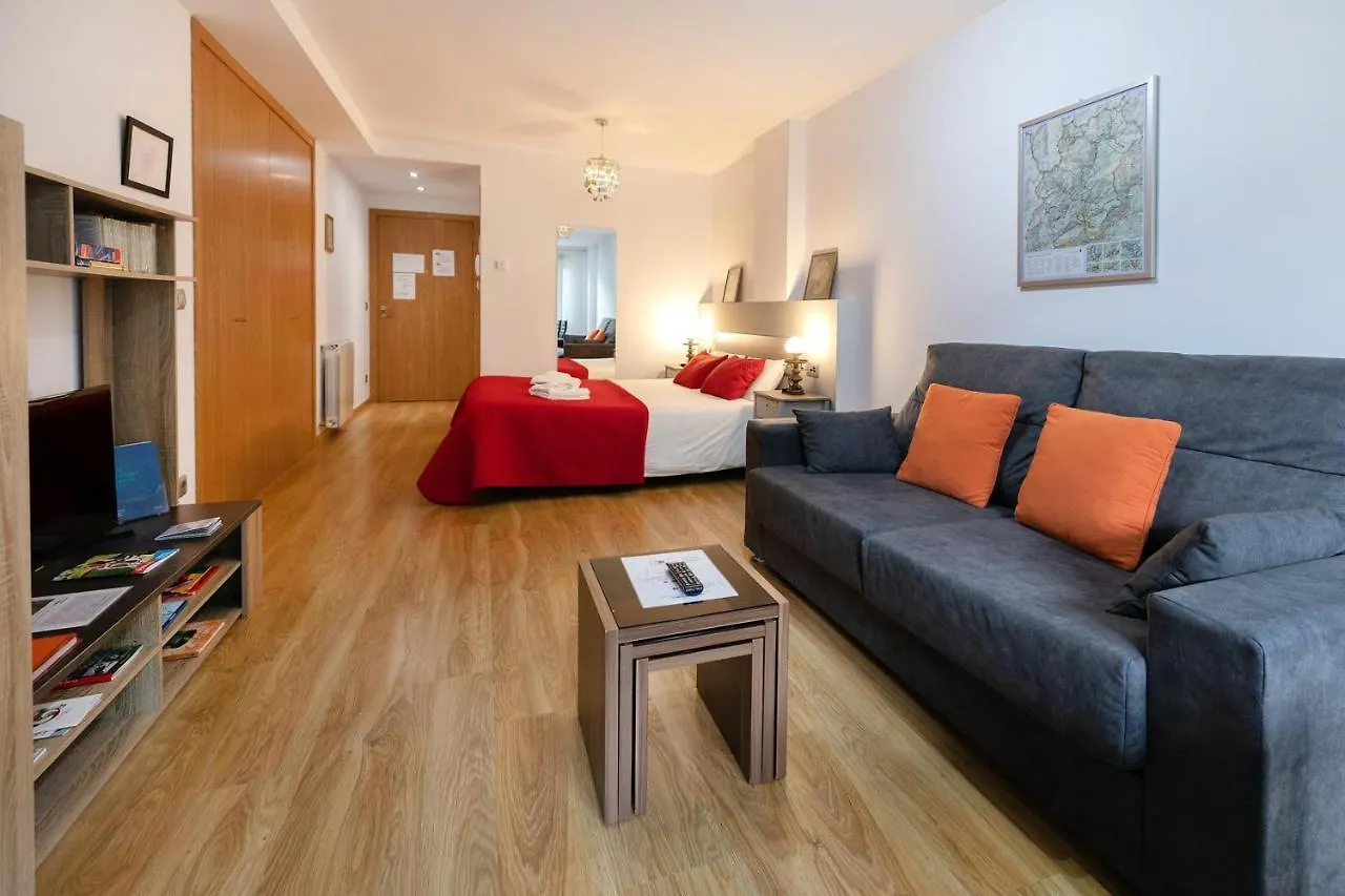 Comfortable Studio With Mountain View In Arinsal 40 M² + Ski Storage